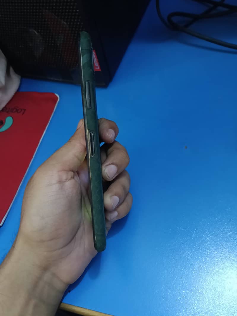 Apple iPhone X 3
