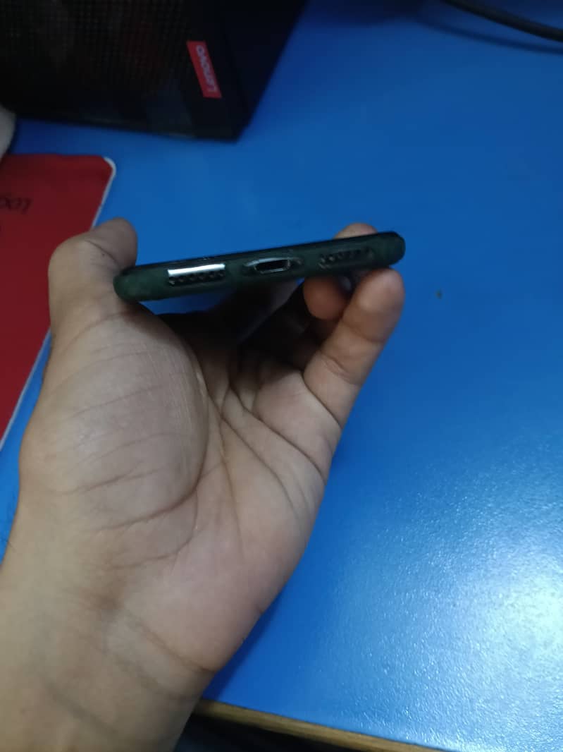 Apple iPhone X 5