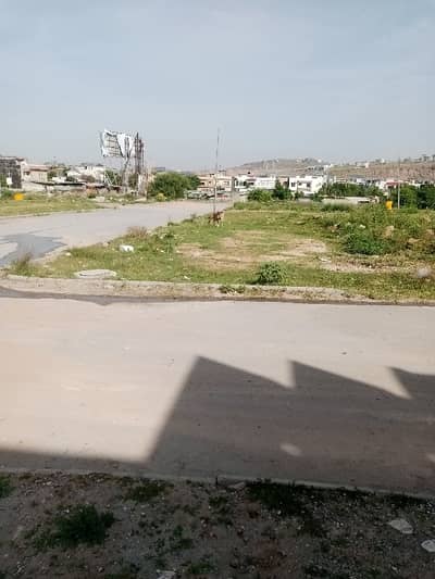 Corner Blvd 5marla Plot For Sale
