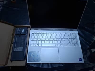 Dell Inspiron 15 5502  i7
