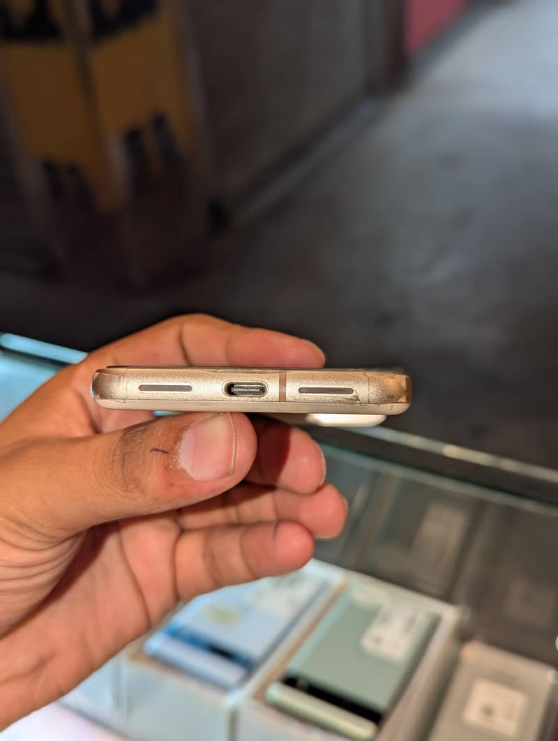 Google Pixel 8 3