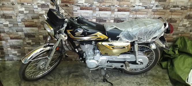 Honda CG 125 Special Edition 2026 only 2700 km driven 10 by 10 all gen