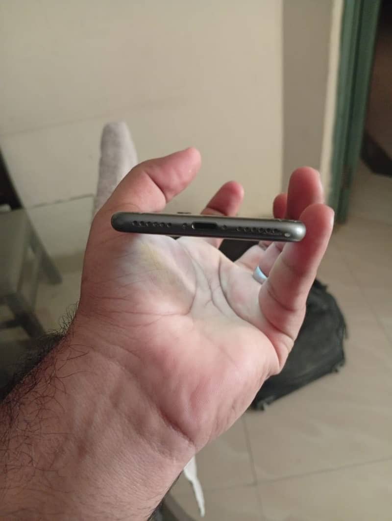 Apple iPhone 8 0