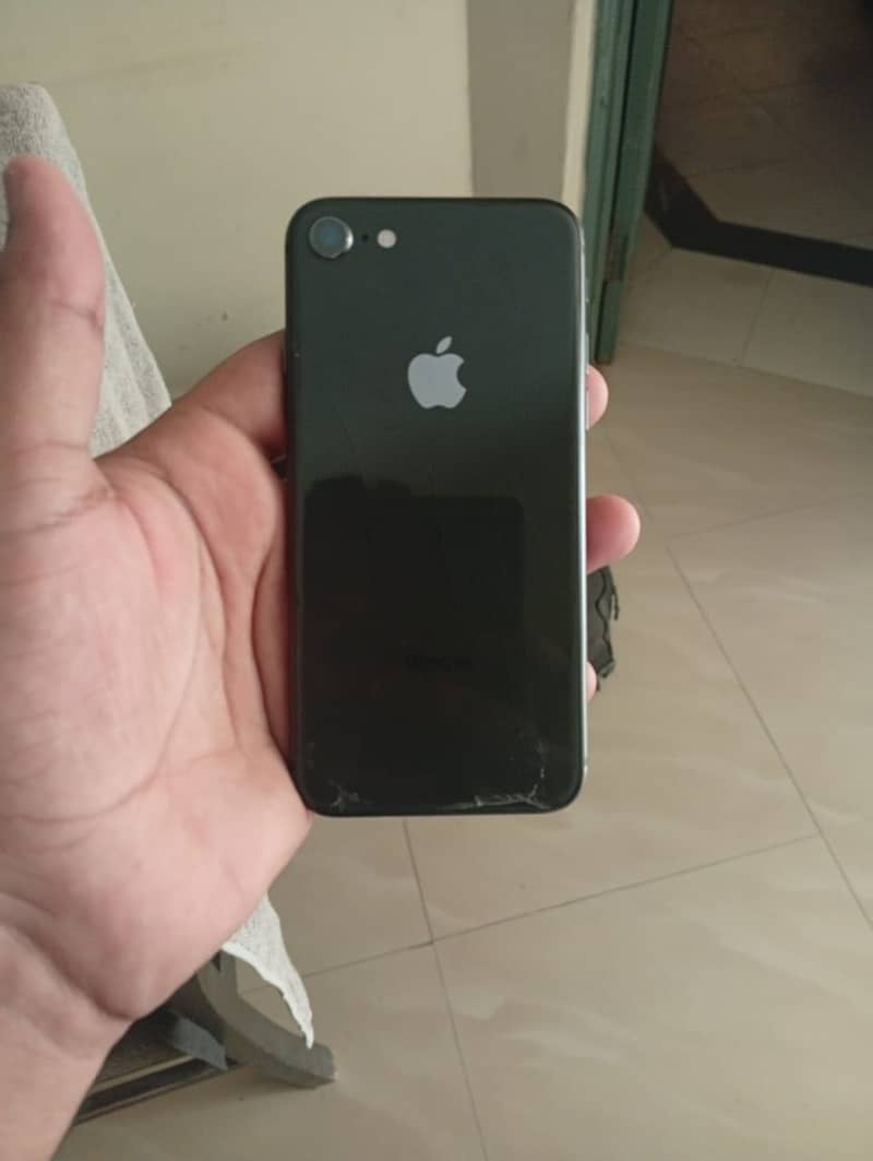 Apple iPhone 8 1