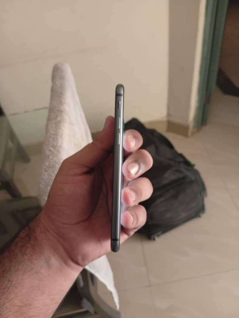Apple iPhone 8 2
