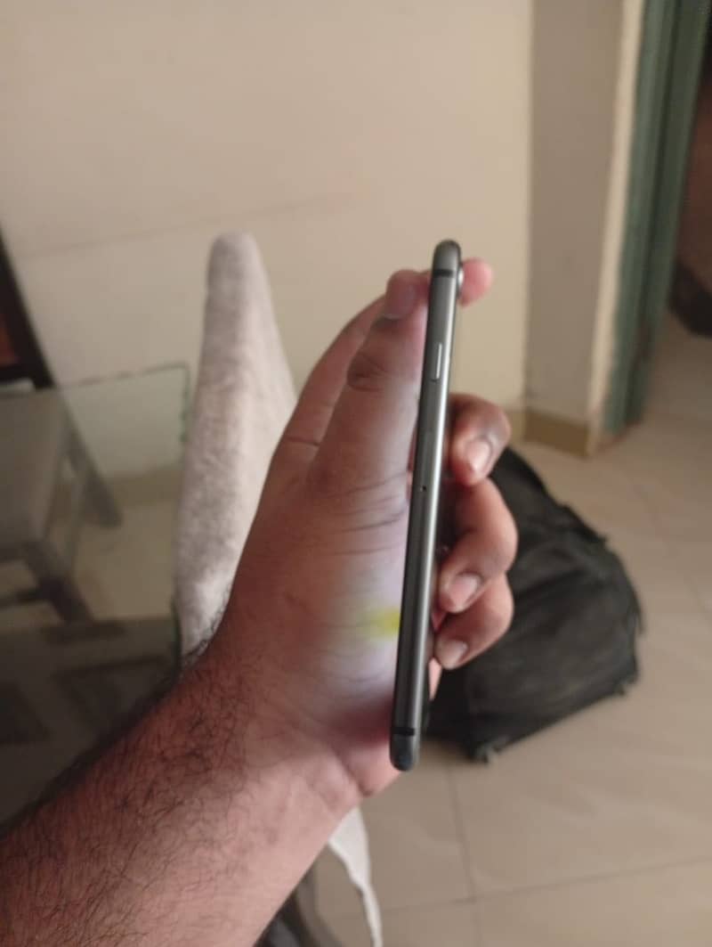 Apple iPhone 8 6