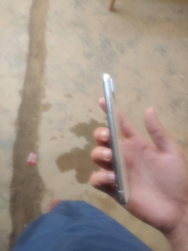 Apple iPhone XS 2