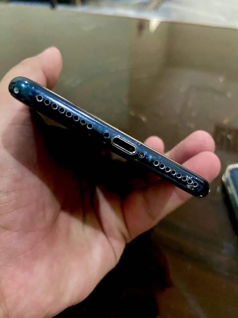 Apple iPhone 7 Plus 1