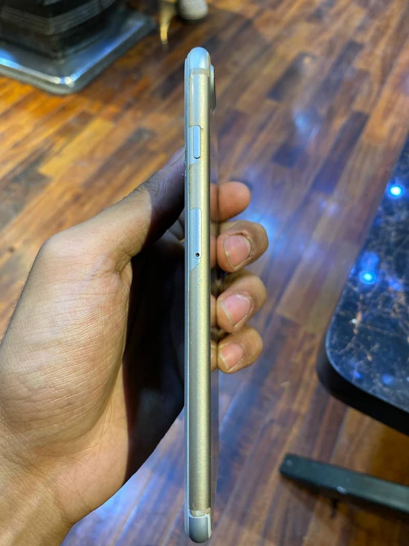 Apple iPhone 7 Plus 3