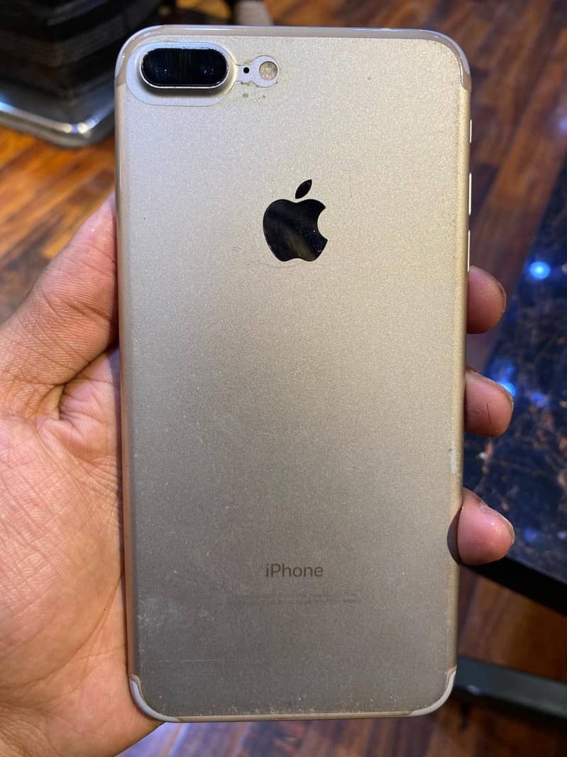 Apple iPhone 7 Plus 6