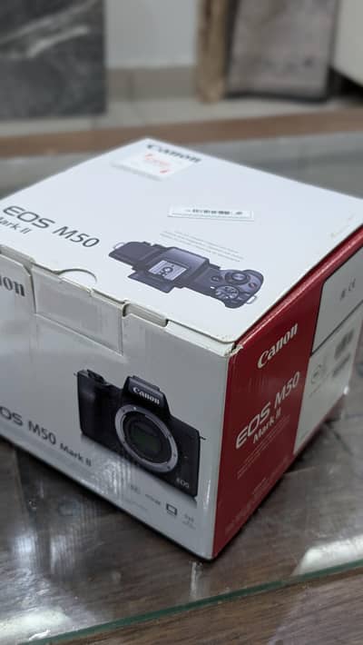 Canon M50 mark 2 like a brand new with 22mm lens