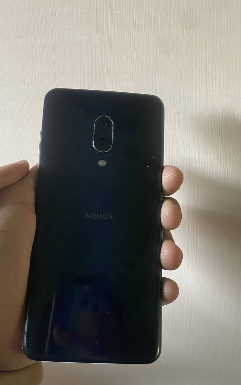 Sharp Aquos Zero 2 1