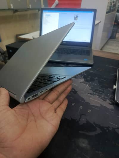 Samsung Notebook 9 900X3L Ultrabook i7 6th Gen 8GB RAM 256GB SSD 13.3