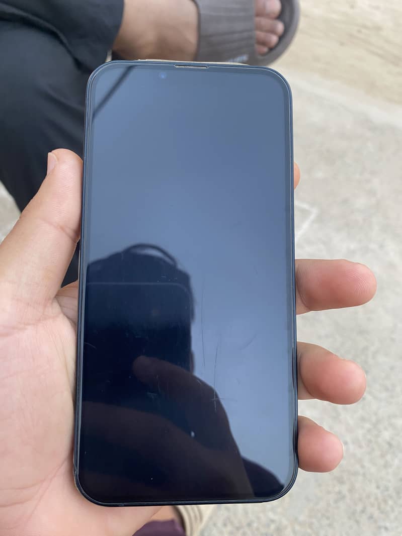 Apple iPhone 13 5