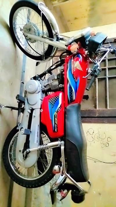 Honda 125 Rawalpindi num pack enjen total jenion sound less enjen.