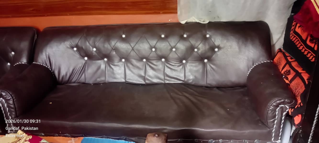 2 set sofa. 0