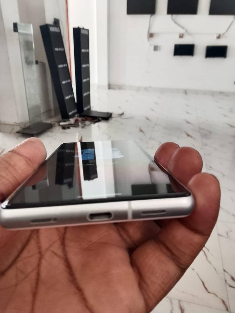 Google Pixel 7a 4