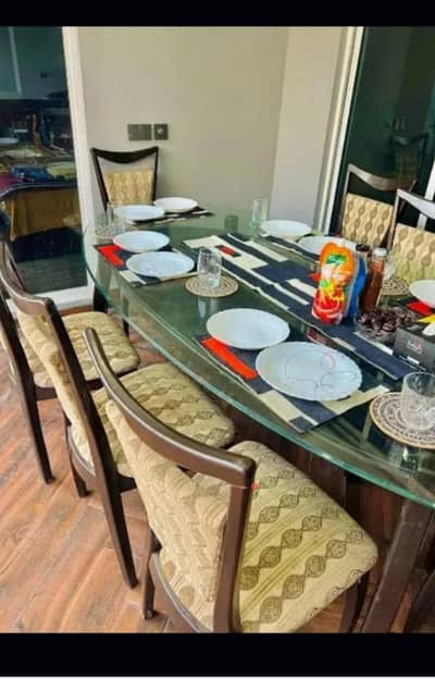8 fit Wala dinning table for sale