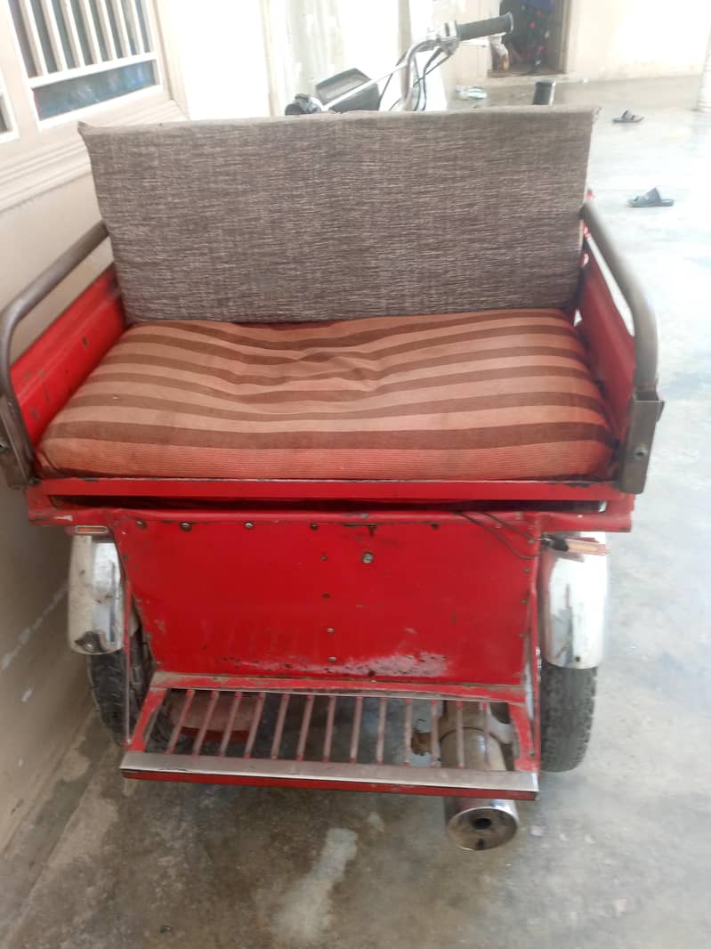 three-wheeler 1