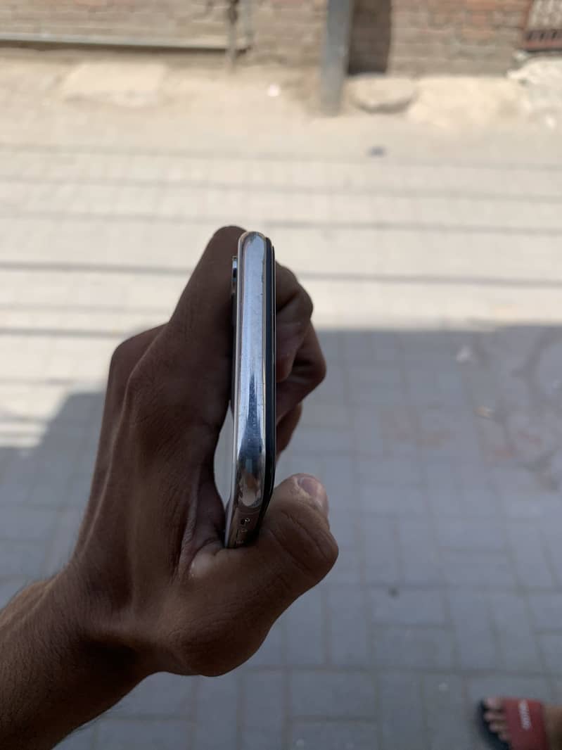 Apple iPhone X 3