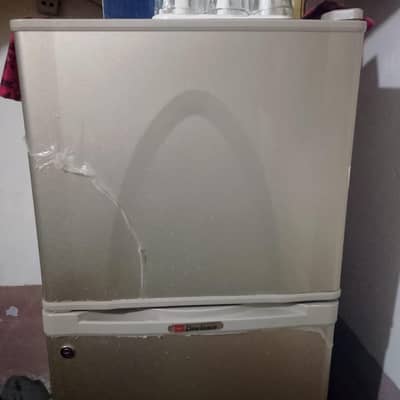 Dawlance Small Friedge slightly use whatsapp/call 03155495720