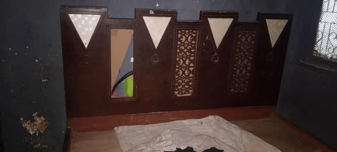 assalamualaikum I want to sell my furniture