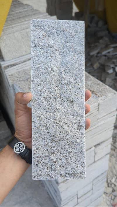 Rough Tails (Natural Stones)