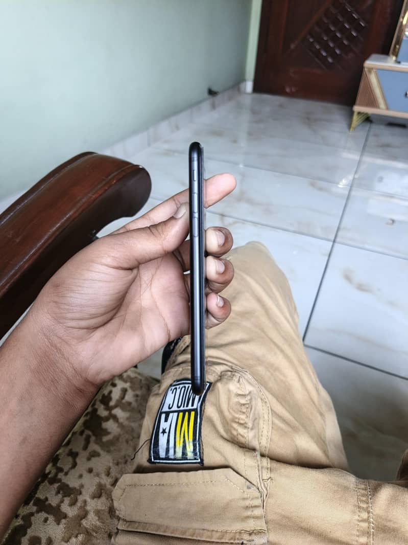 Apple iPhone 7 3