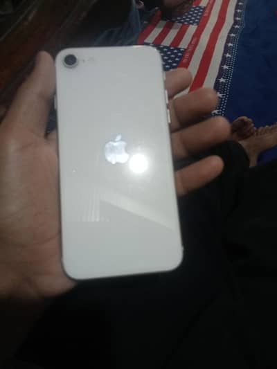 Apple iPhone SE 2023