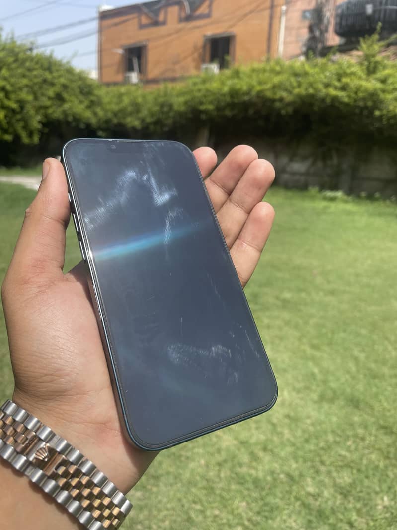 Apple iPhone 13 2