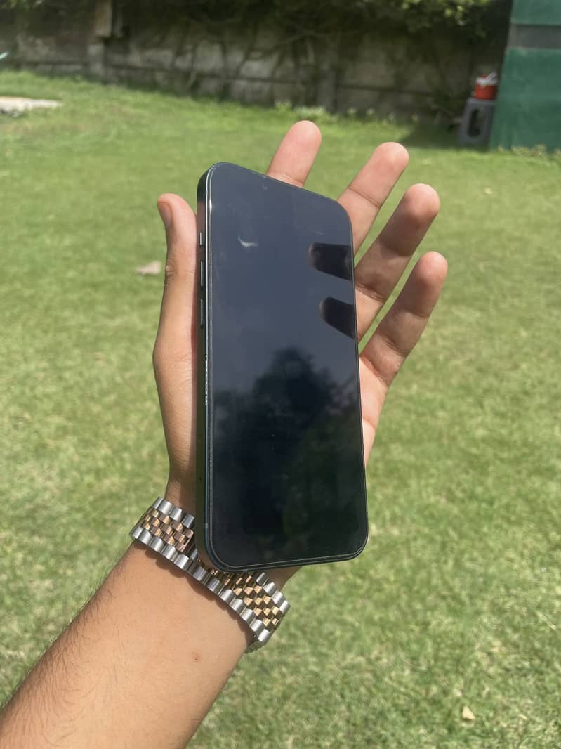 Apple iPhone 13 5