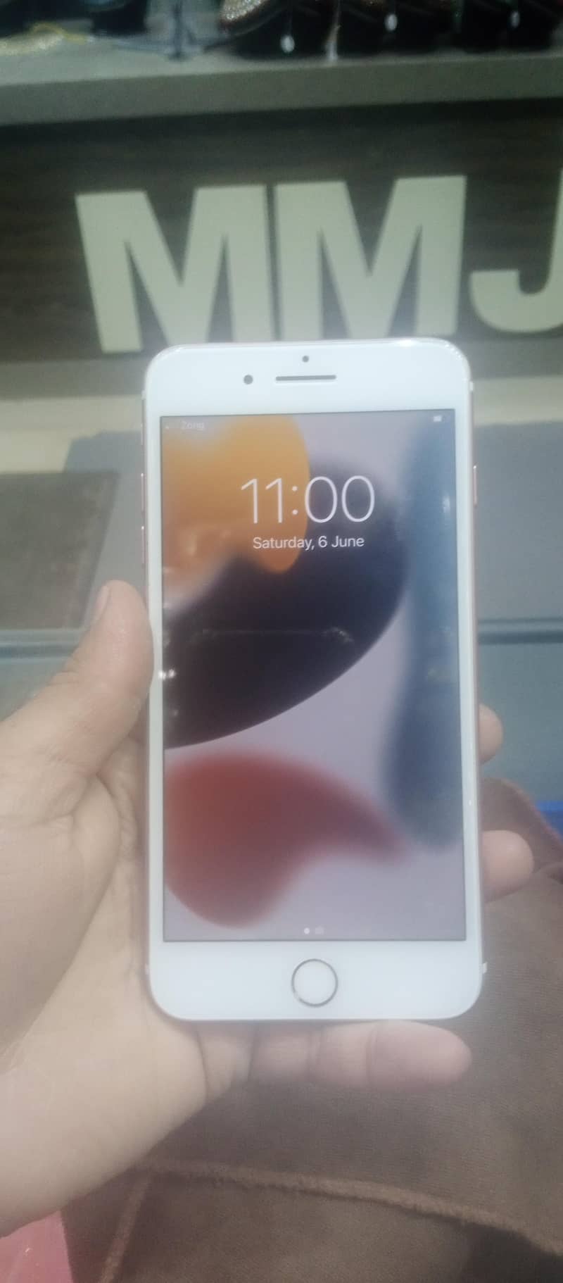 Apple iPhone 7 Plus 5