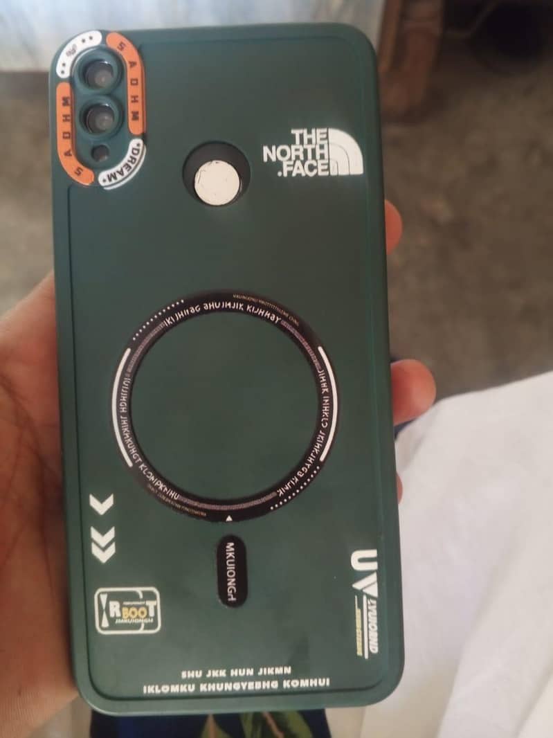 Honor 8C 3