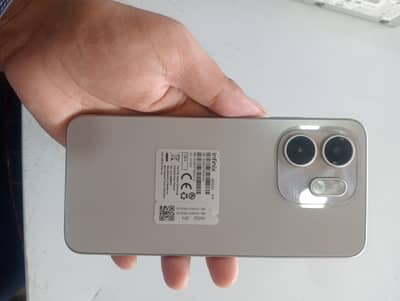 Infinix Smart 9.4 gb ram 128 room