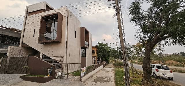 CORNER Brand New Designer House 25x50 For sale