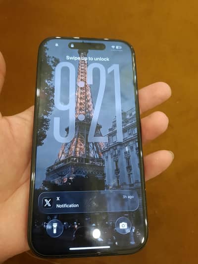Apple iPhone 16