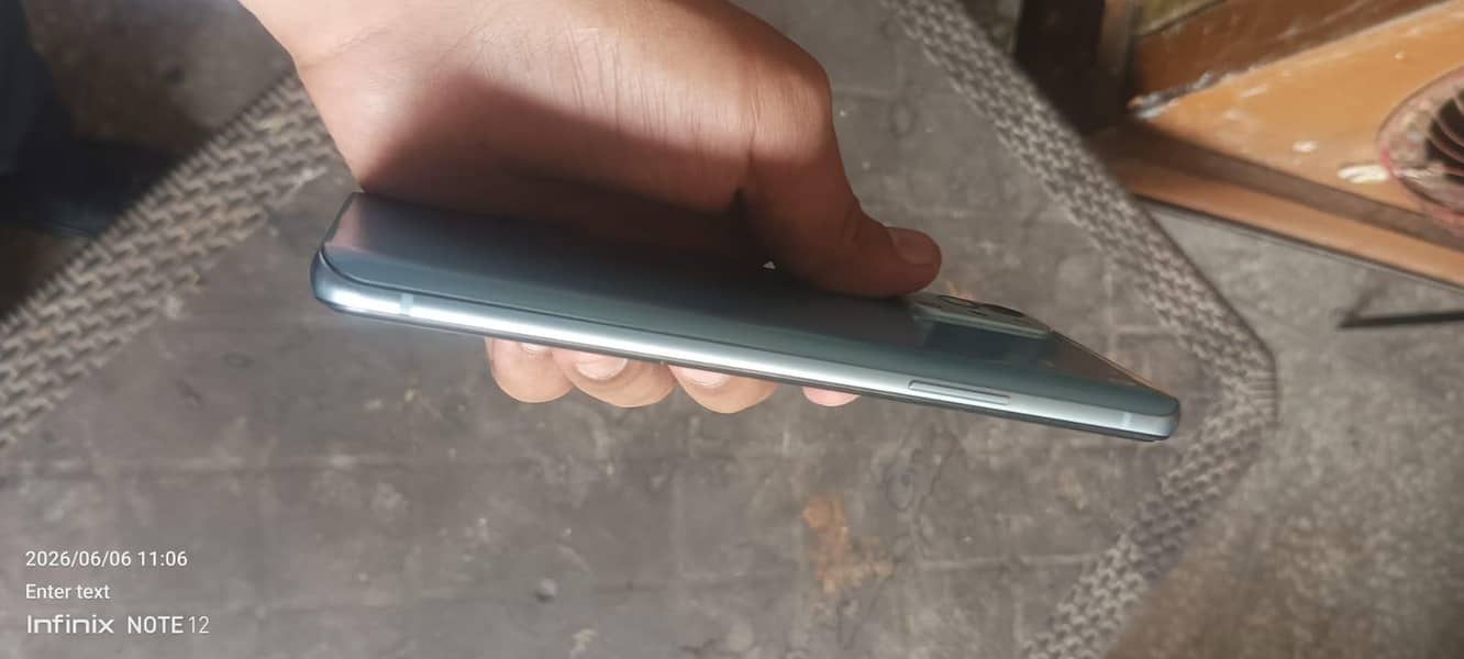 One Plus 9r 5