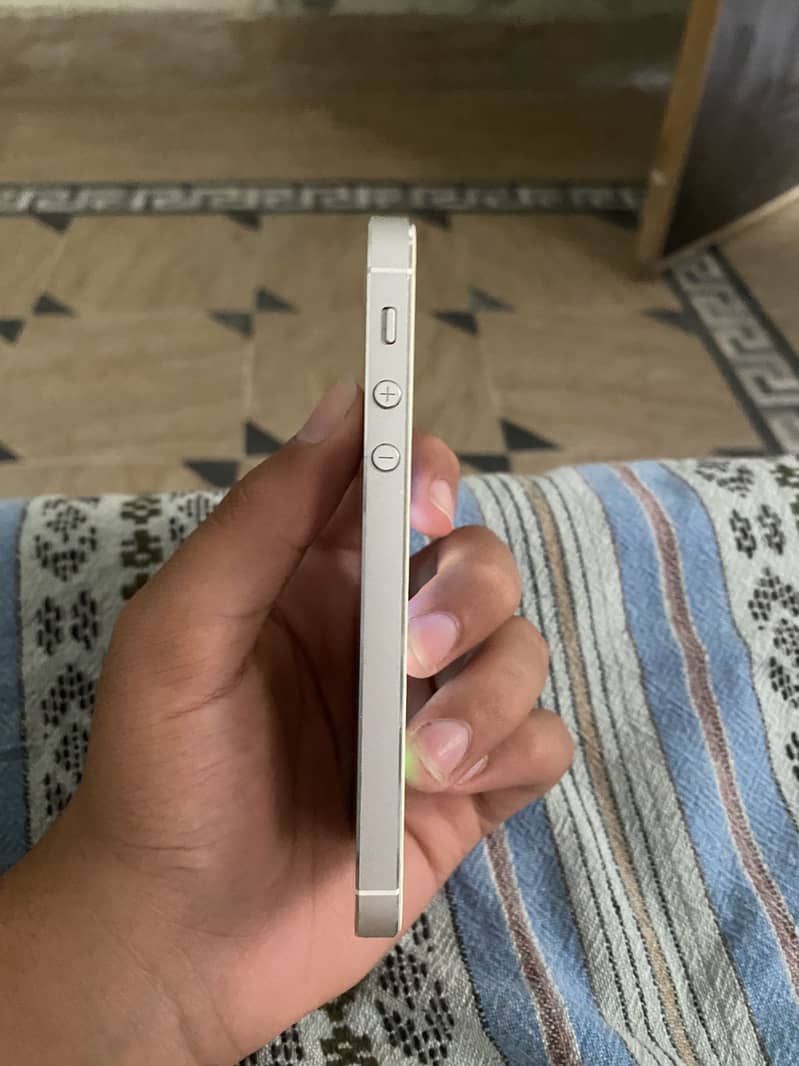 Apple iPhone 5 2