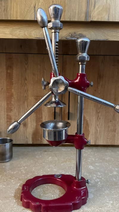 Hand Pump Manual Orange Juicer.