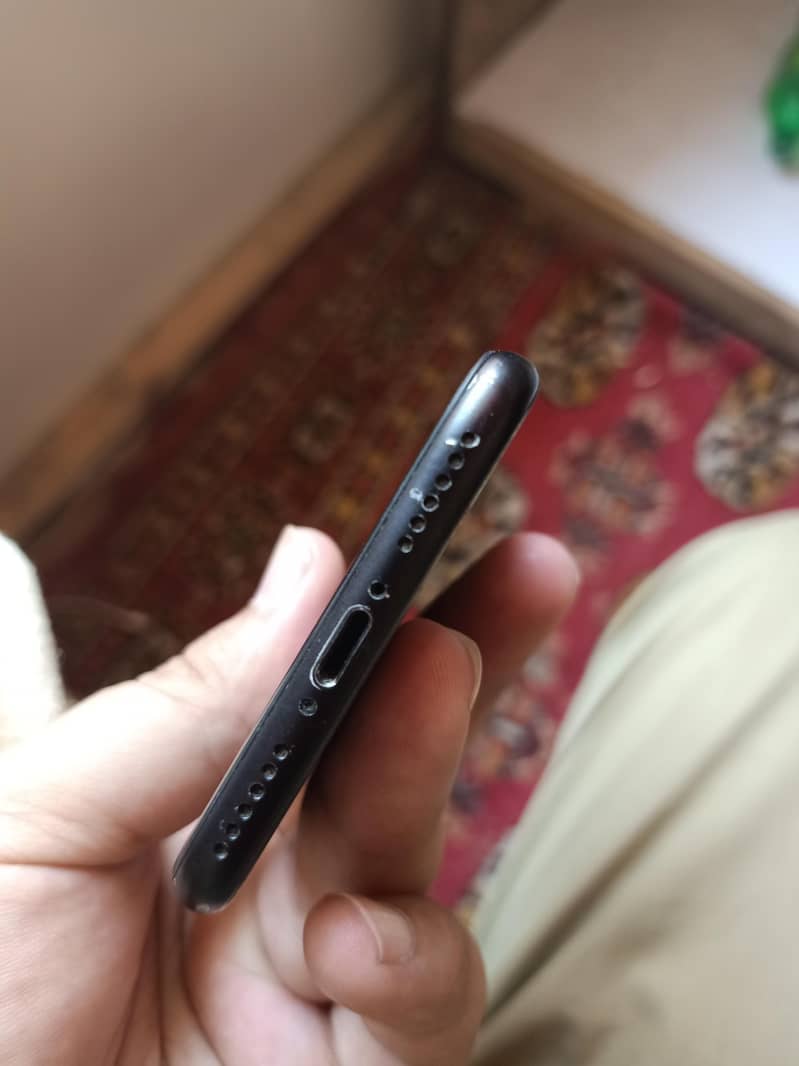 Apple iPhone 7 3