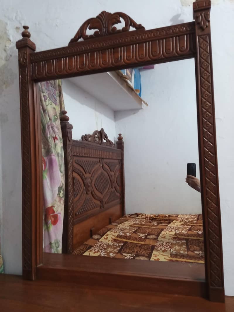 Dressing table mirror 0