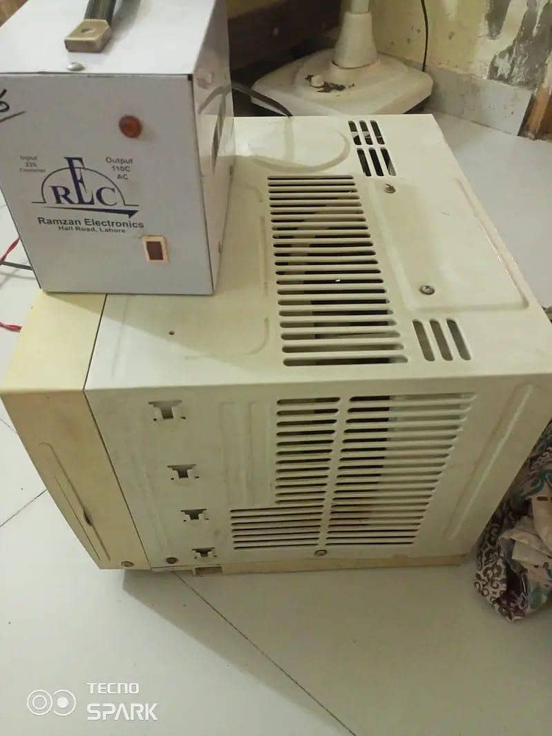 window AC 3