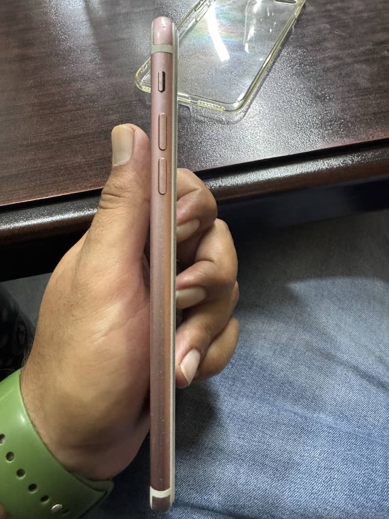 Apple iPhone 7 Plus 6