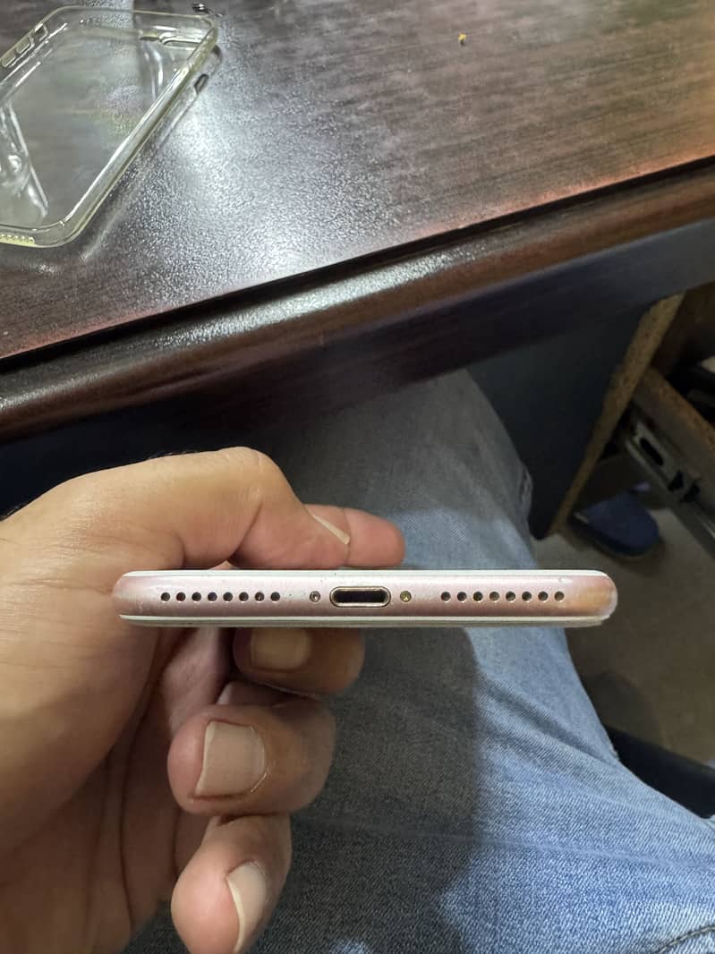 Apple iPhone 7 Plus 8