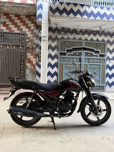 Suzuki GR 150 Black