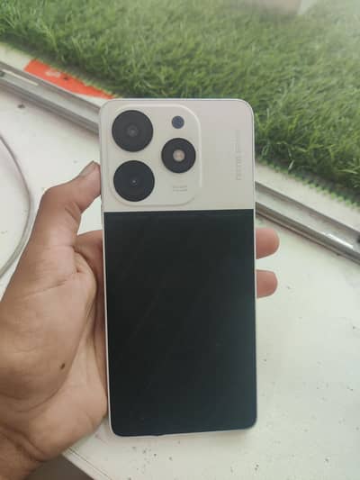 spark 10 pro 8 256