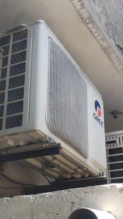 Gree 1 Ton Split AC