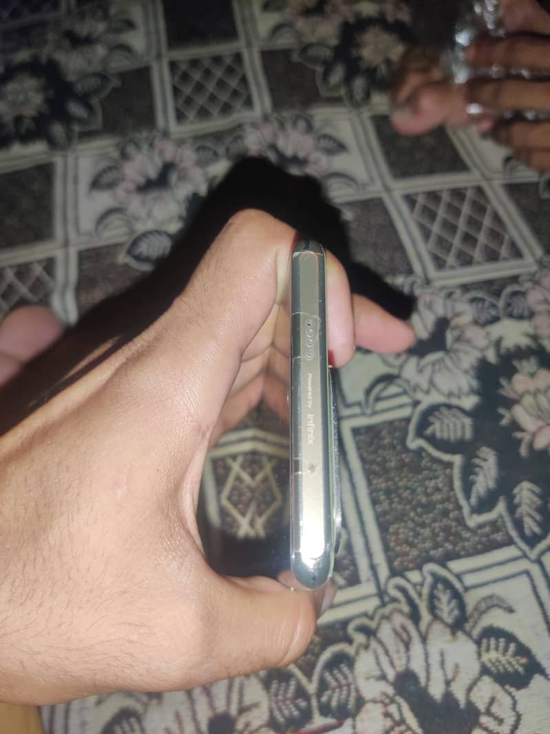 Infinix Zero 30 8