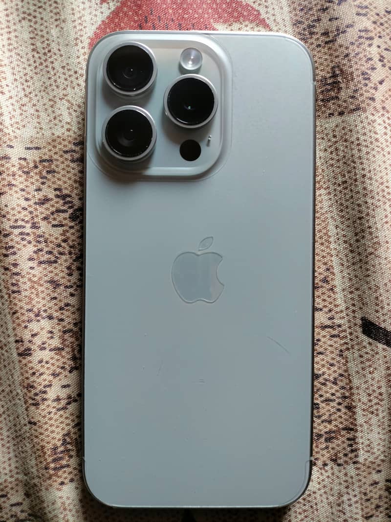 Apple iPhone 15 Pro 0