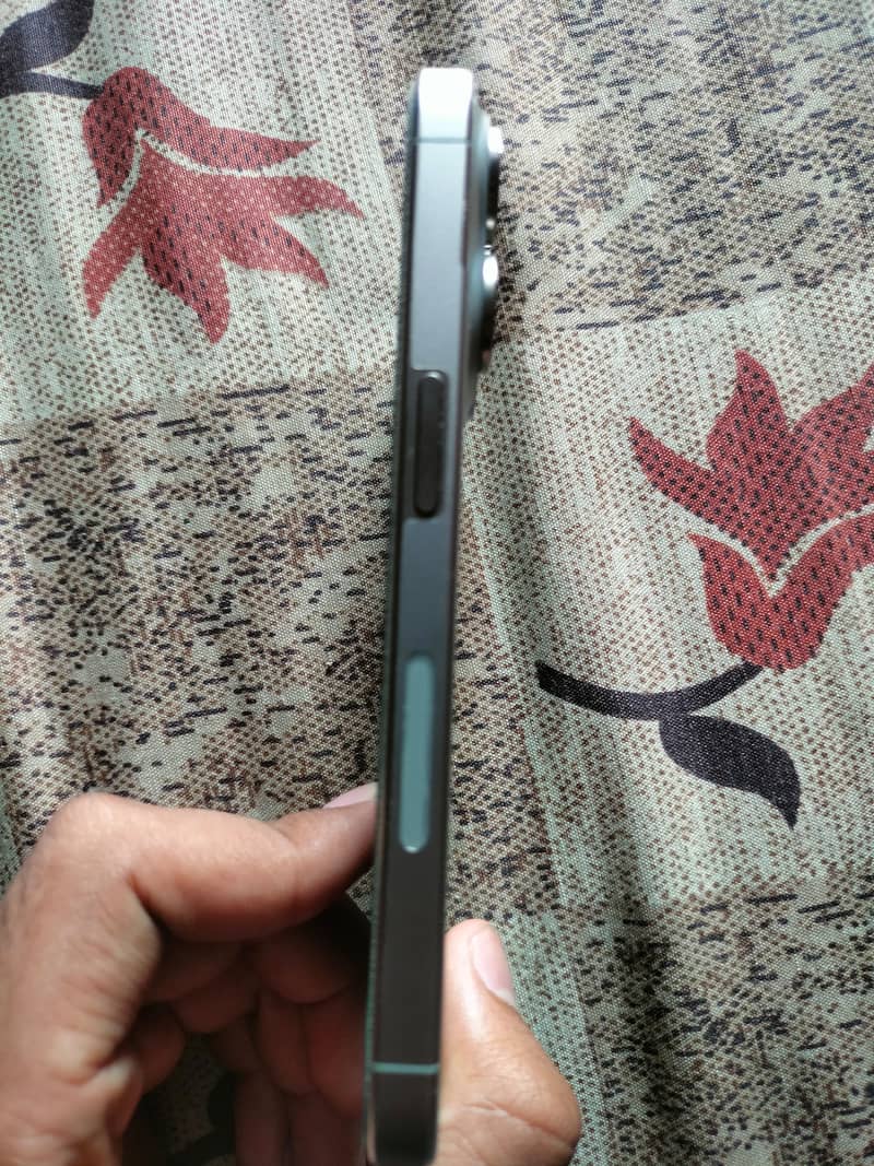 Apple iPhone 15 Pro 1